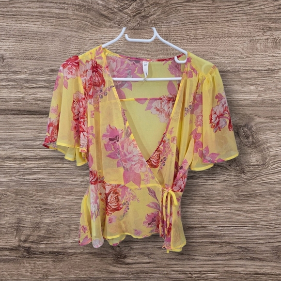 ⭐️Ming Yellow and Pink Wrap Flutter Sleeve Blouse Size Small - Picture 1 of 5